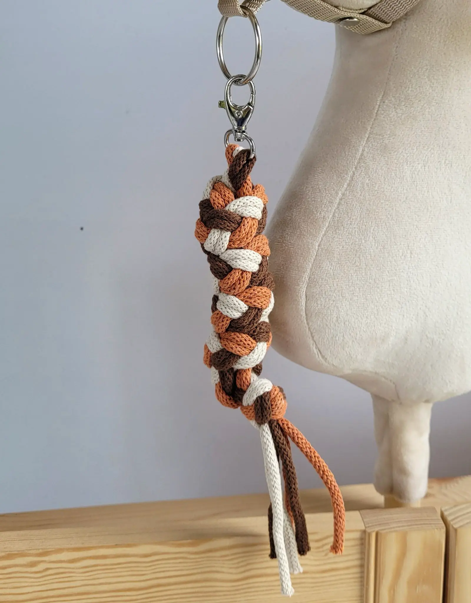 geflochtener Anbinder für Steckenpferde | Hellbeige - Braun - Terracotta